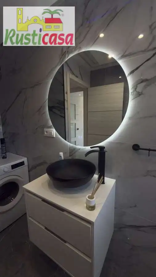 Bathroom of Flat for sale in Bailén  with Air Conditioner and Furnished