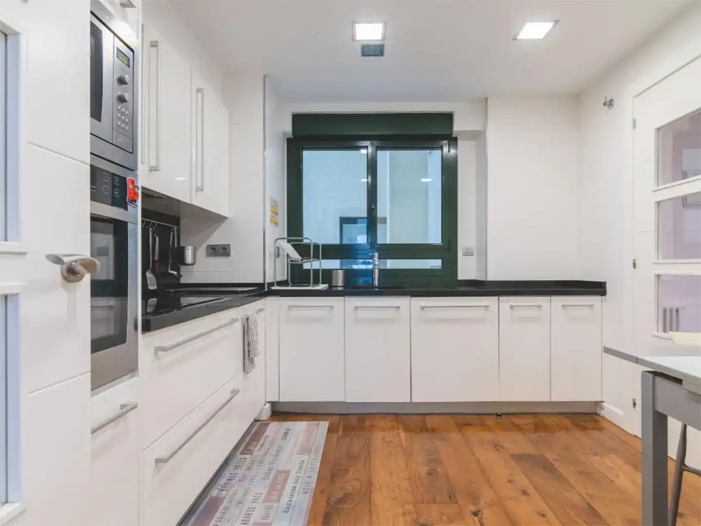 Kitchen of Flat for share in San Juan