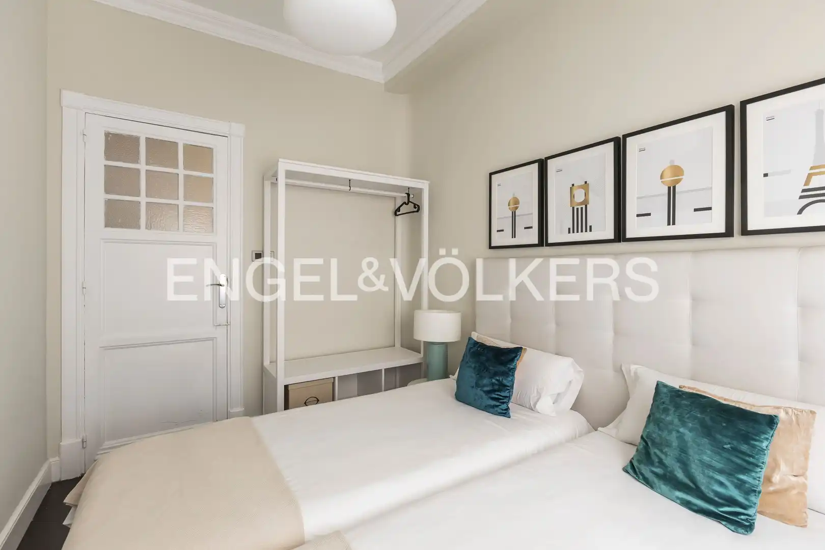 Schlafzimmer von Wohnung zur Miete in Madrid mit Klimaanlage, Heizung und Möbliert