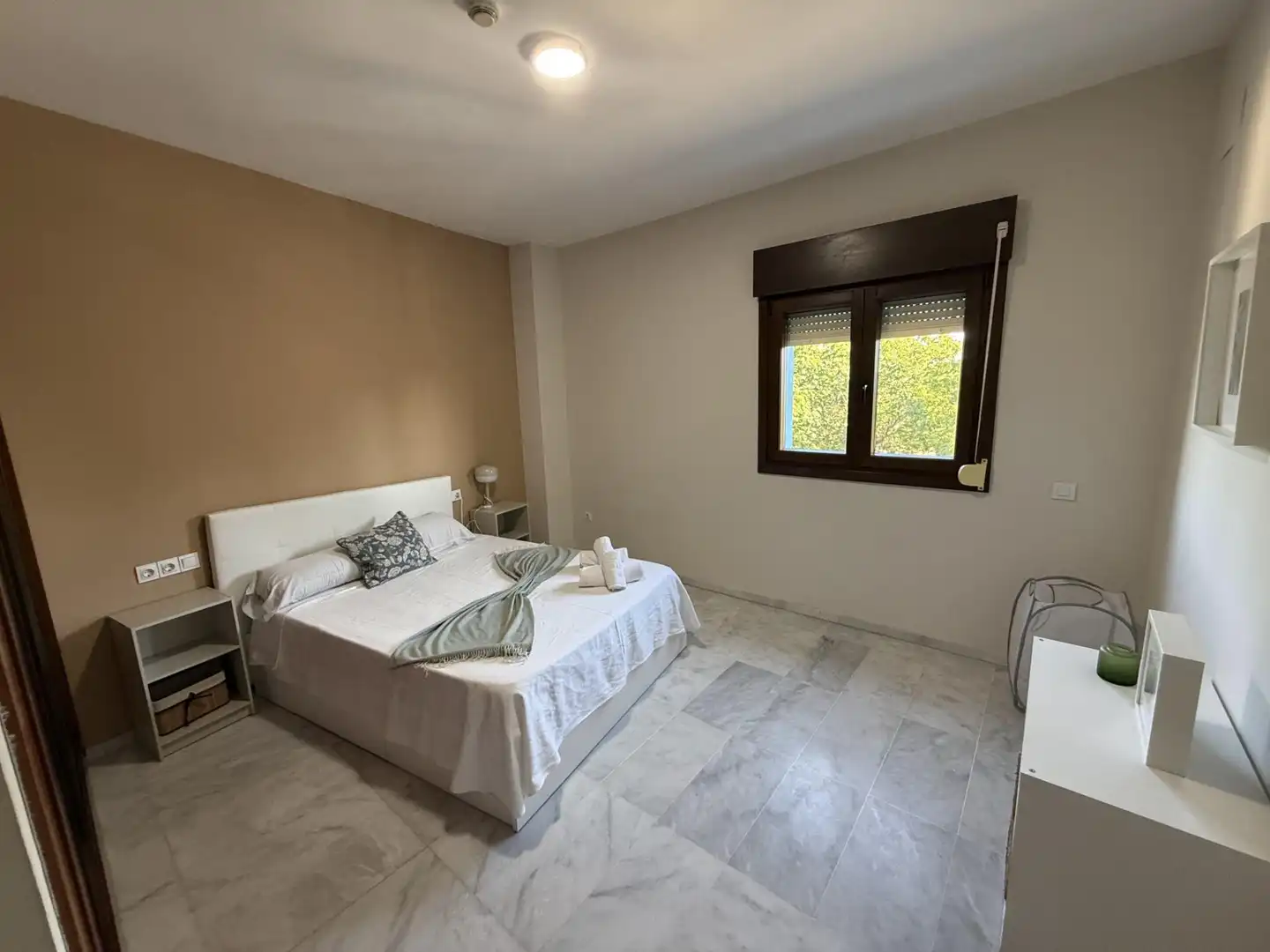 Dormitori de Pis en venda en Bormujos amb Aire condicionat i Piscina comunitària