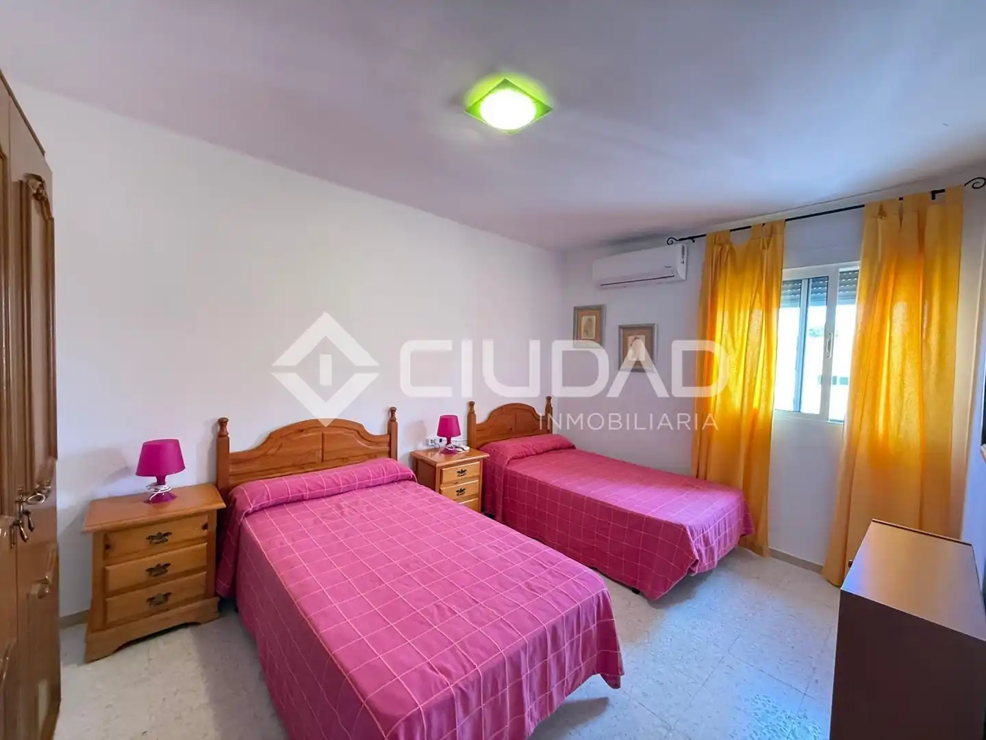 Bedroom of Flat for sale in Chipiona
