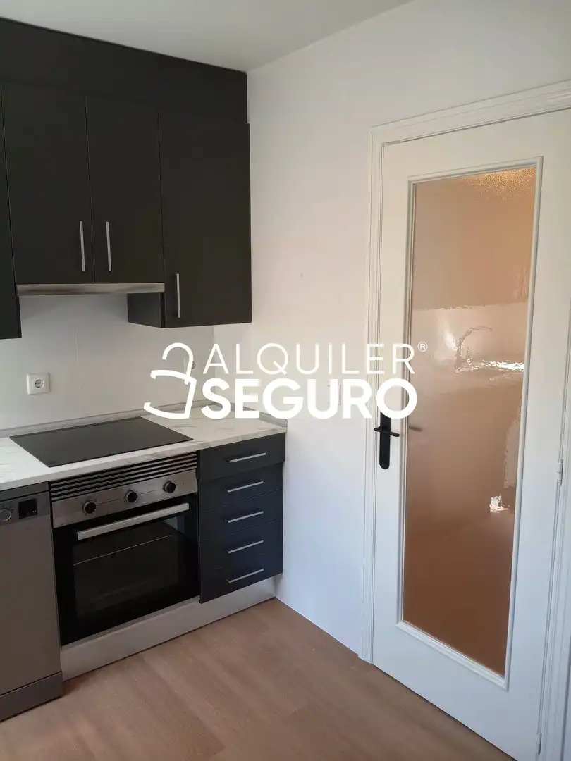 Cocina de Piso de alquiler en Valladolid con Calefacción y Trastero