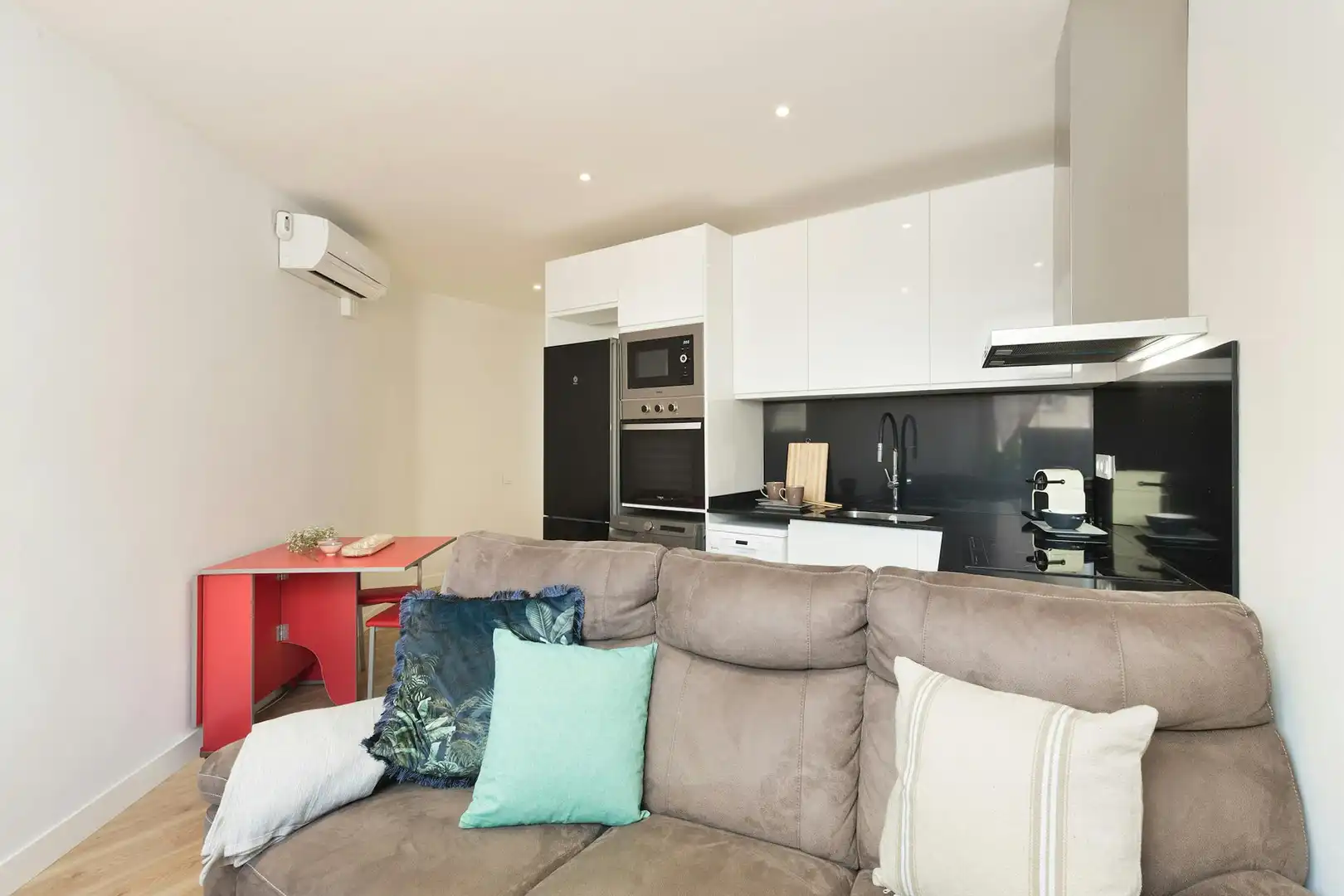 Living room of Flat for rent in Barcelona  with Air Conditioner, Heating and Furnished