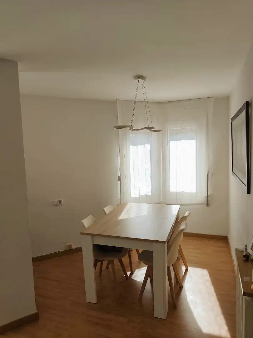 Comedor de Piso en venta en Torelló con Calefacción, Parquet y Horno