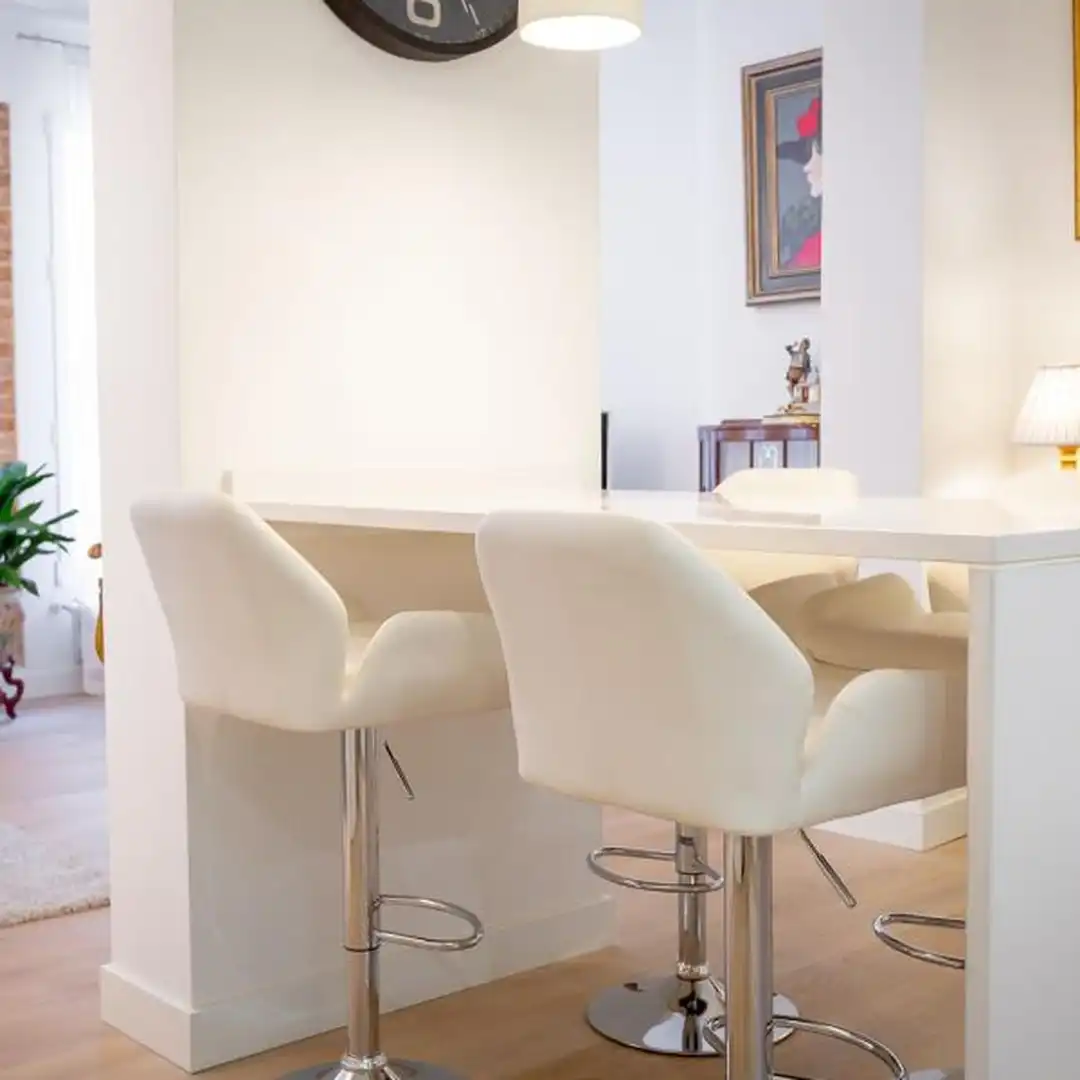 Dining room of Flat for rent in Vitoria - Gasteiz  with Air Conditioner, Furnished and Microwave
