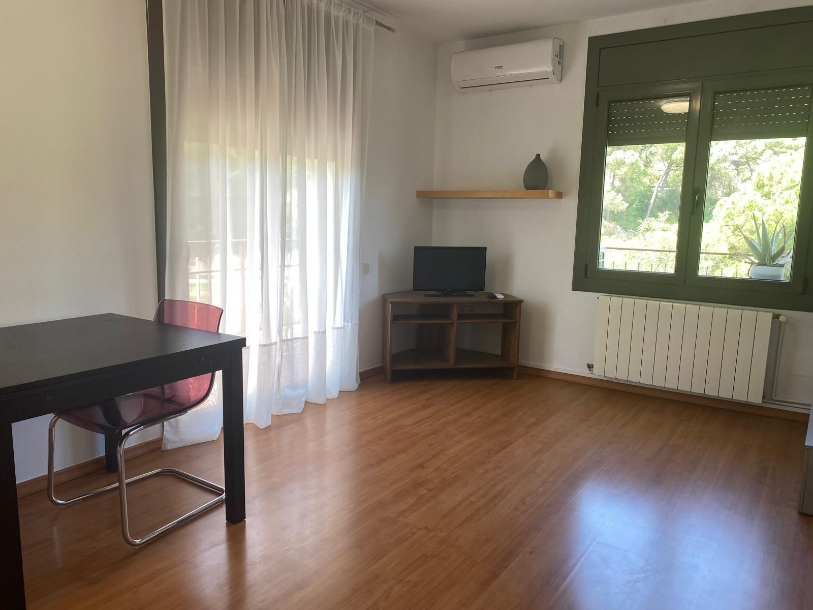 Bedroom of Attic to rent in Capellades  with Parquet flooring