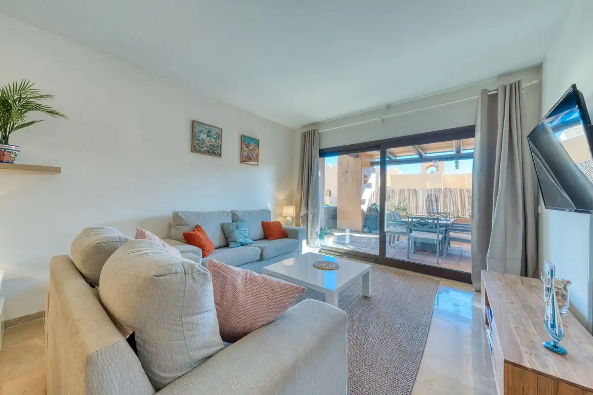 Sala de estar de Planta baja en venta en Manilva con Aire acondicionado, Terraza y Trastero