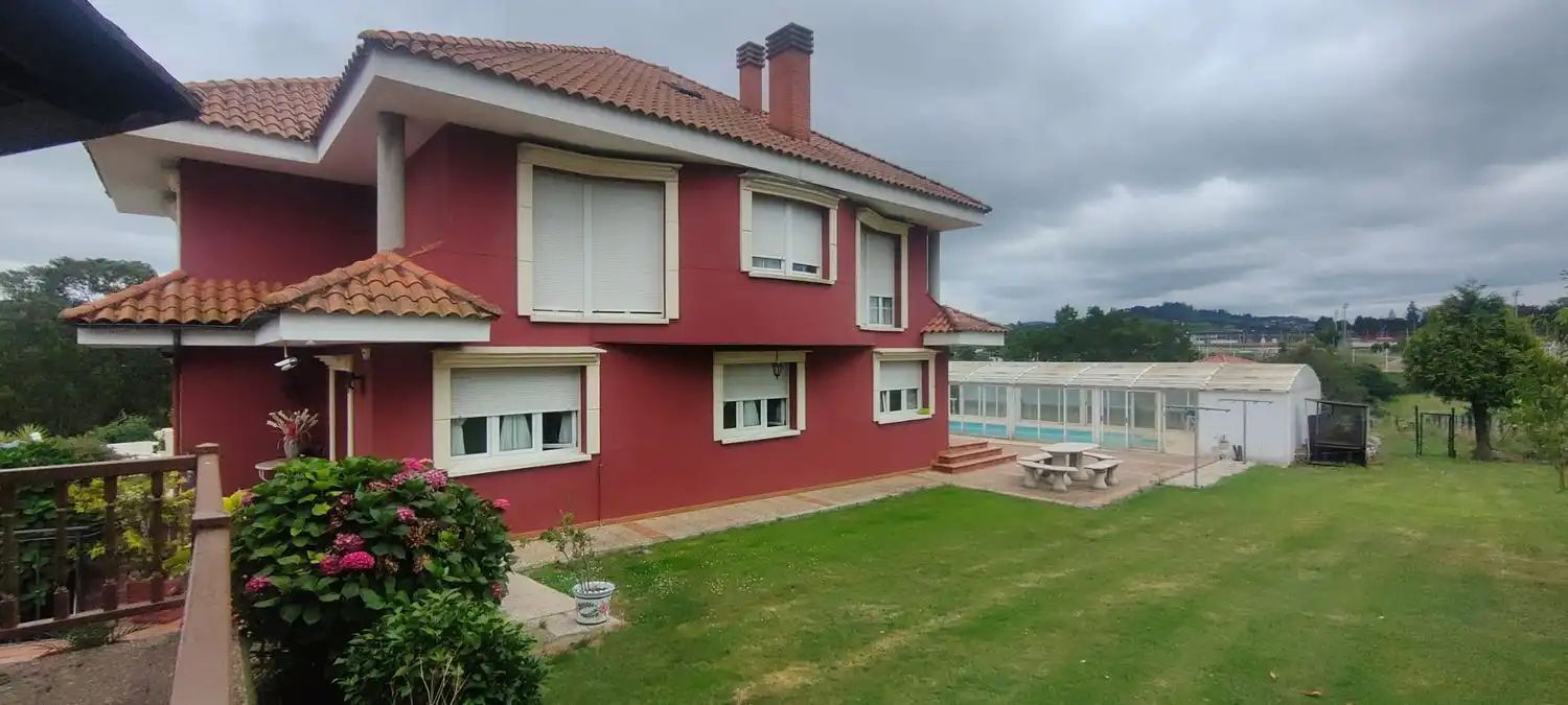Vista exterior de Casa o chalet de alquiler en Gijón  con Calefacción, Terraza y Trastero