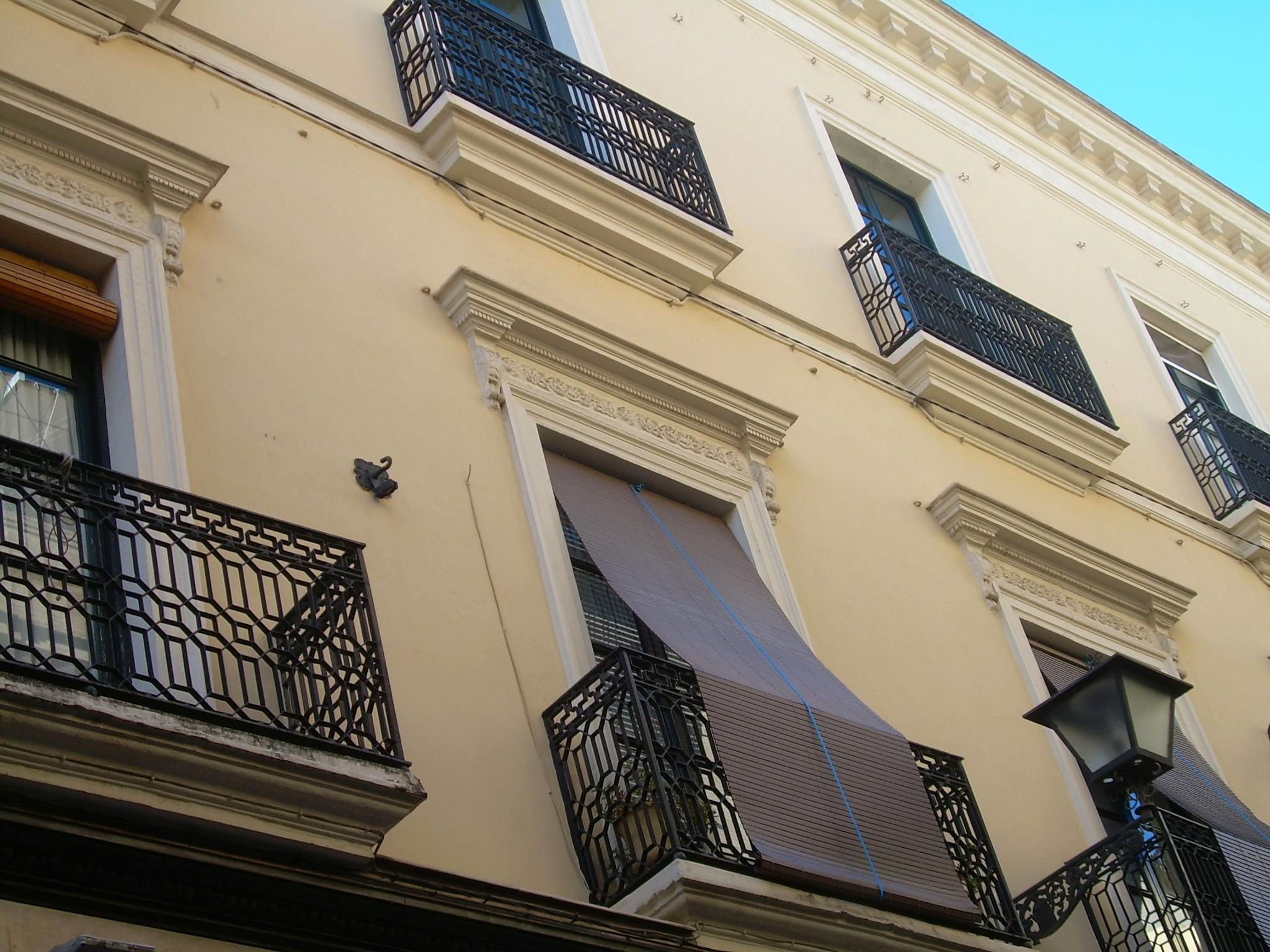 Exterior view of Flat to rent in  Sevilla Capital  with Air Conditioner, Heating and Furnished