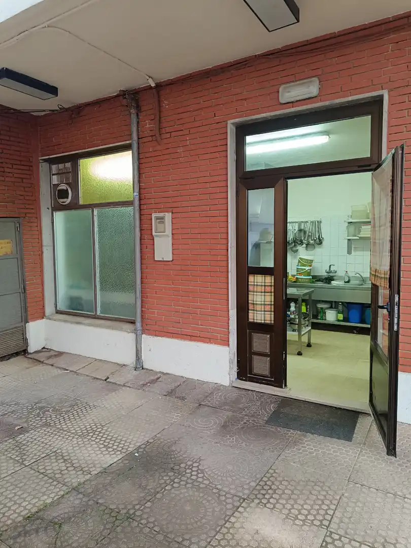 Local en venda en Herrera de Pisuerga amb Moblat