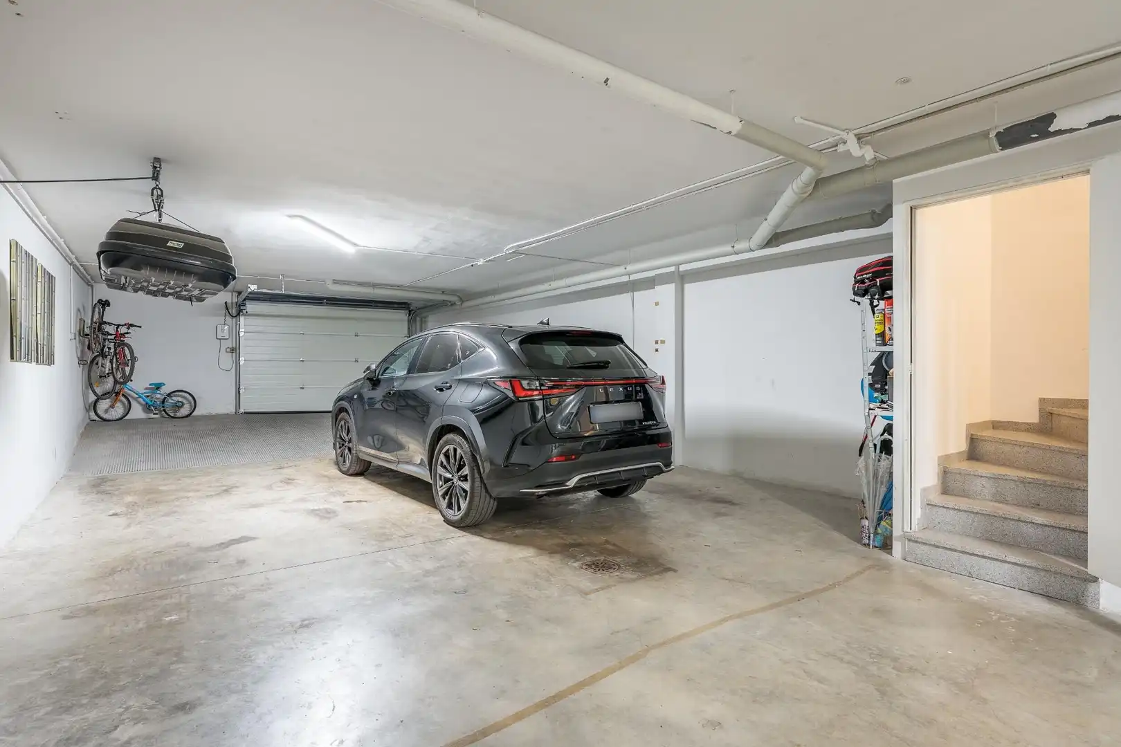 Parking de Casa adosada en venta en Granada con Jardín privado y Balcón