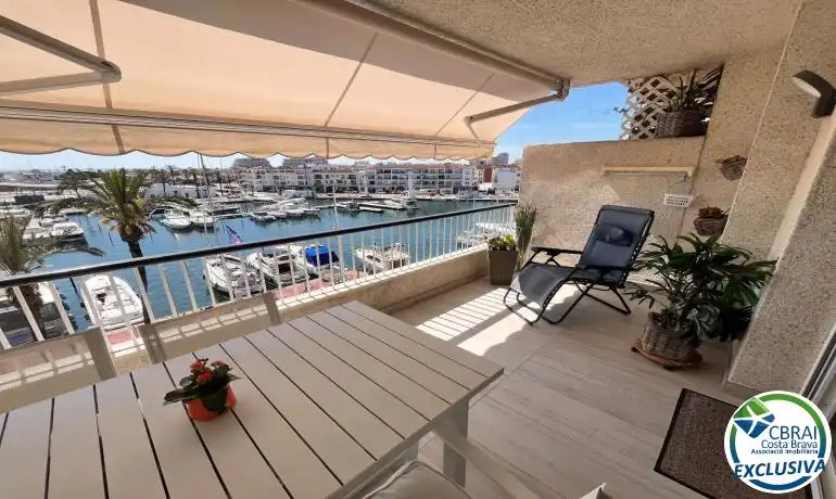 Terrassa de Apartament en venda en Empuriabrava amb Aire condicionat, Calefacció i Moblat