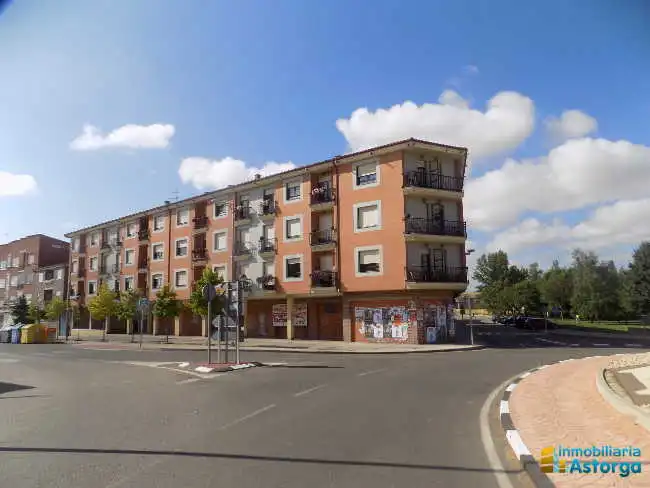 Local comercial de lloguer a A-6