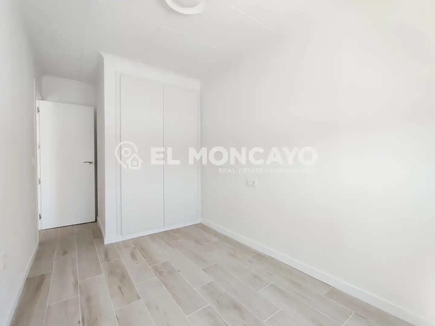 Dormitori de Casa adosada en venda en Torrevieja amb Aire condicionat, Calefacció i Terrassa