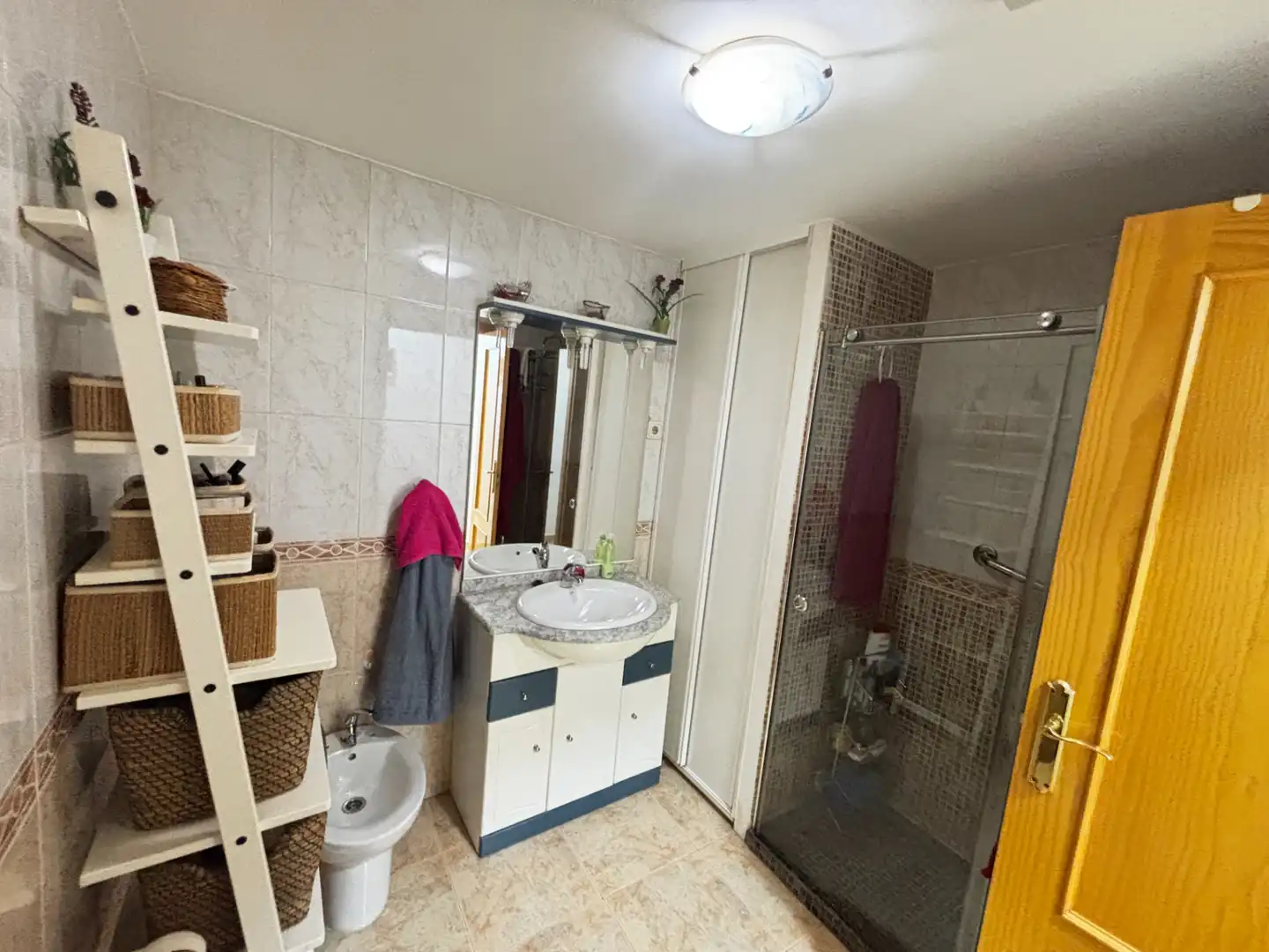 Badezimmer von Wohnung zum Verkauf in El Molar (Madrid) mit Klimaanlage, Heizung und Internet