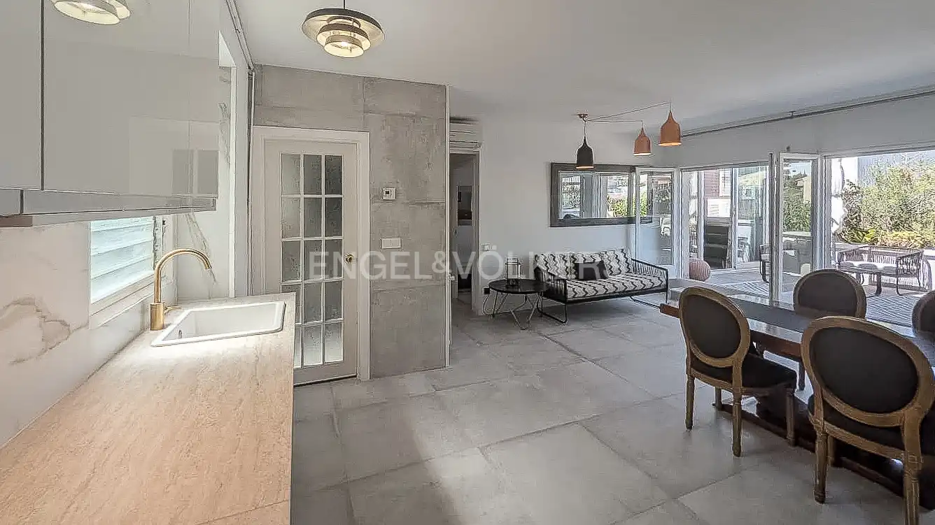 Sala d'estar de Àtic de lloguer en Sitges amb Aire condicionat, Calefacció i Terrassa