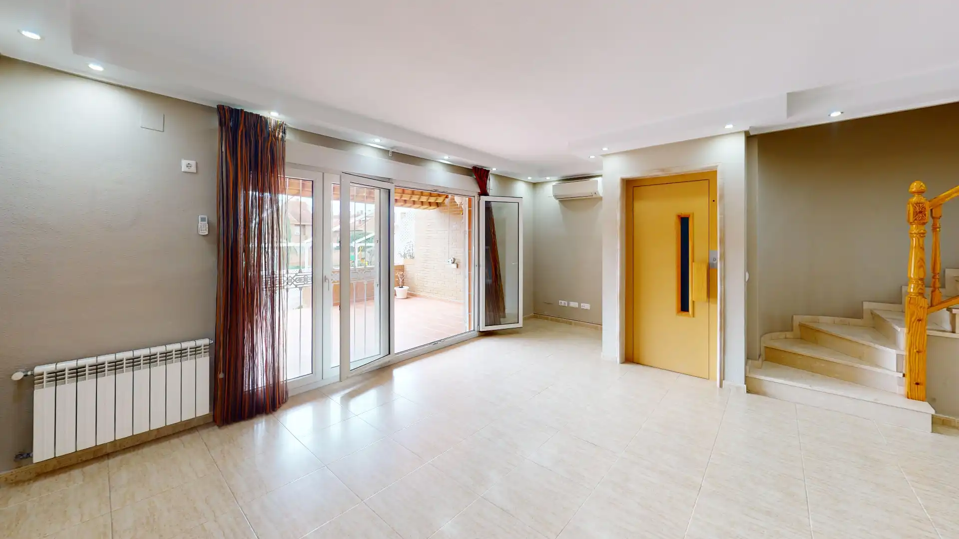 Casa o chalet en venta en Alicante / Alacant con Aire acondicionado, Jardín privado y Terraza