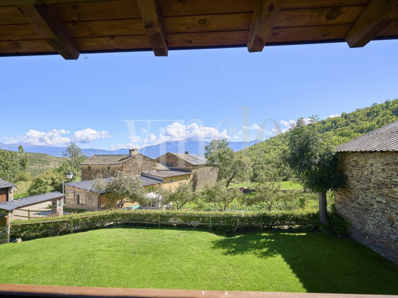 Jardí de Dúplex en venda en Bellver de Cerdanya amb Calefacció, Parquet i Terrassa