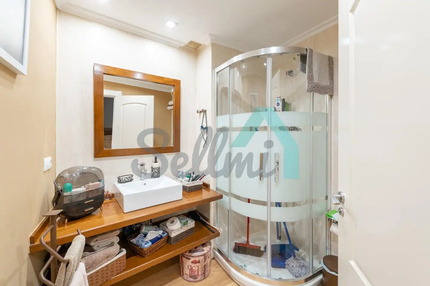 Badezimmer von Einfamilien-Reihenhaus zum Verkauf in Vegadeo mit Heizung, Privatgarten und Terrasse