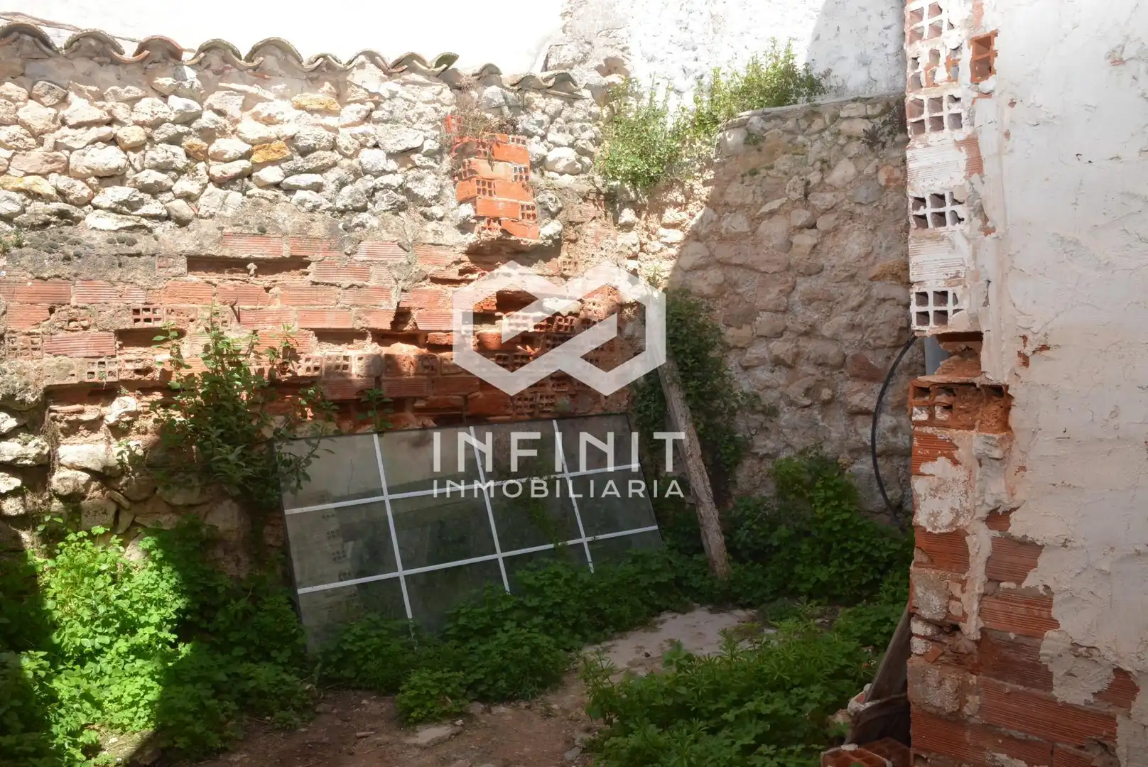 Casa o xalet en venda en Moratilla de los Meleros amb Traster i Balcó
