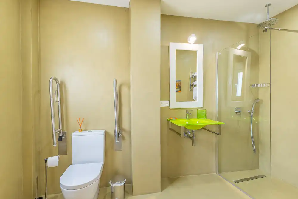 Bathroom of Country homes for sale in Alfarnatejo  with Air Conditioner, Heating and Private garden