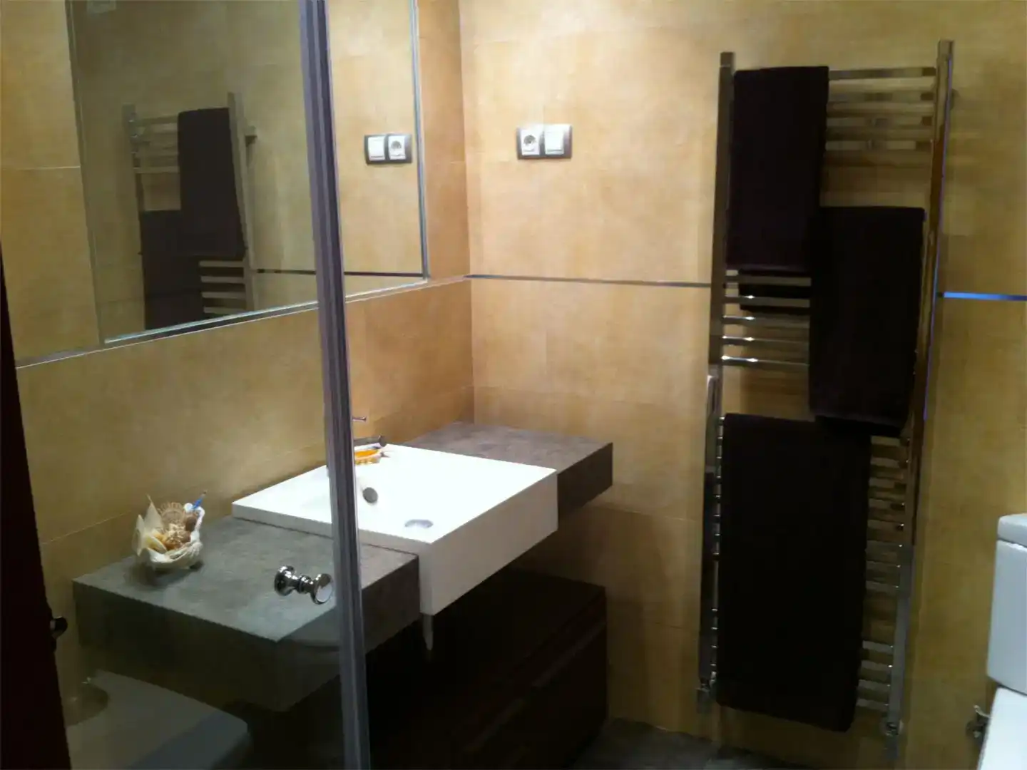Bathroom of Flat for rent in Santoña  with Private garden, Parquet flooring and Storage room
