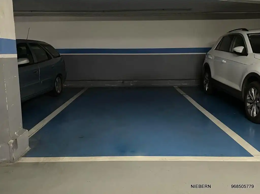Parking de Piso de alquiler en Cartagena con Aire acondicionado, Parquet y Amueblado