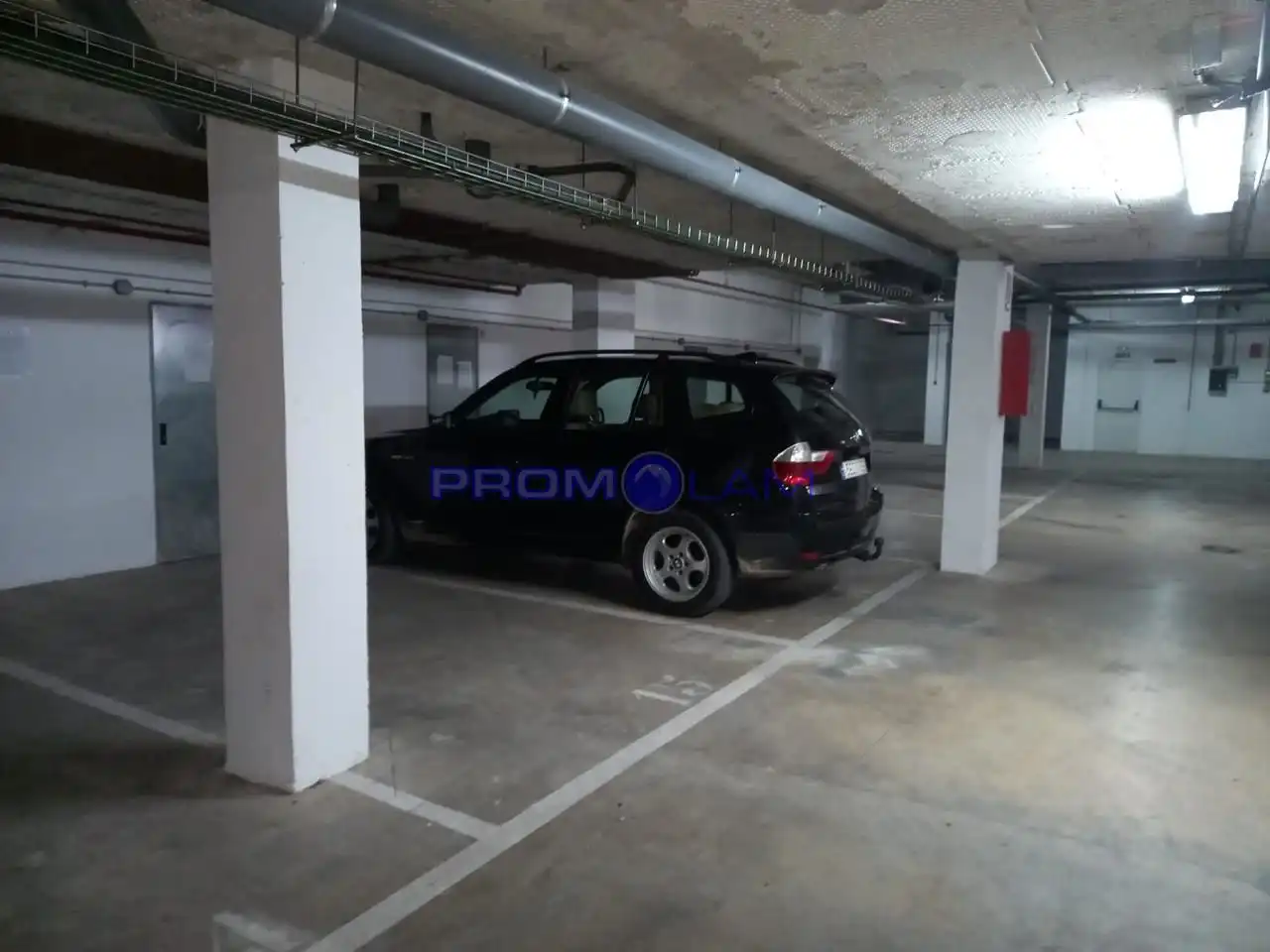Parkplatz von Garage zum Verkauf in Pilas