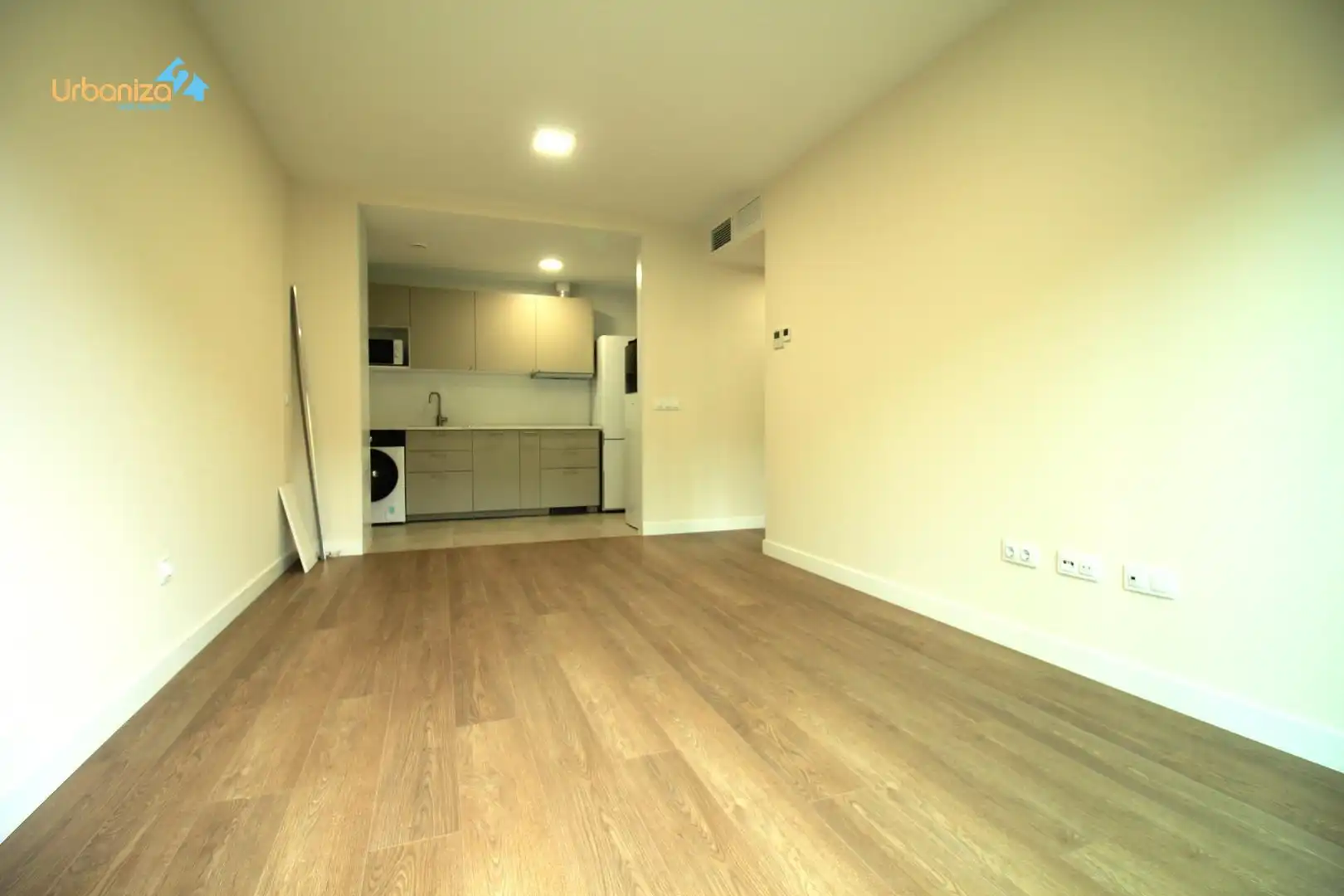 Flat for rent in Avenida Avenida Adolfo Díaz Ambrona, Avenida Elvas