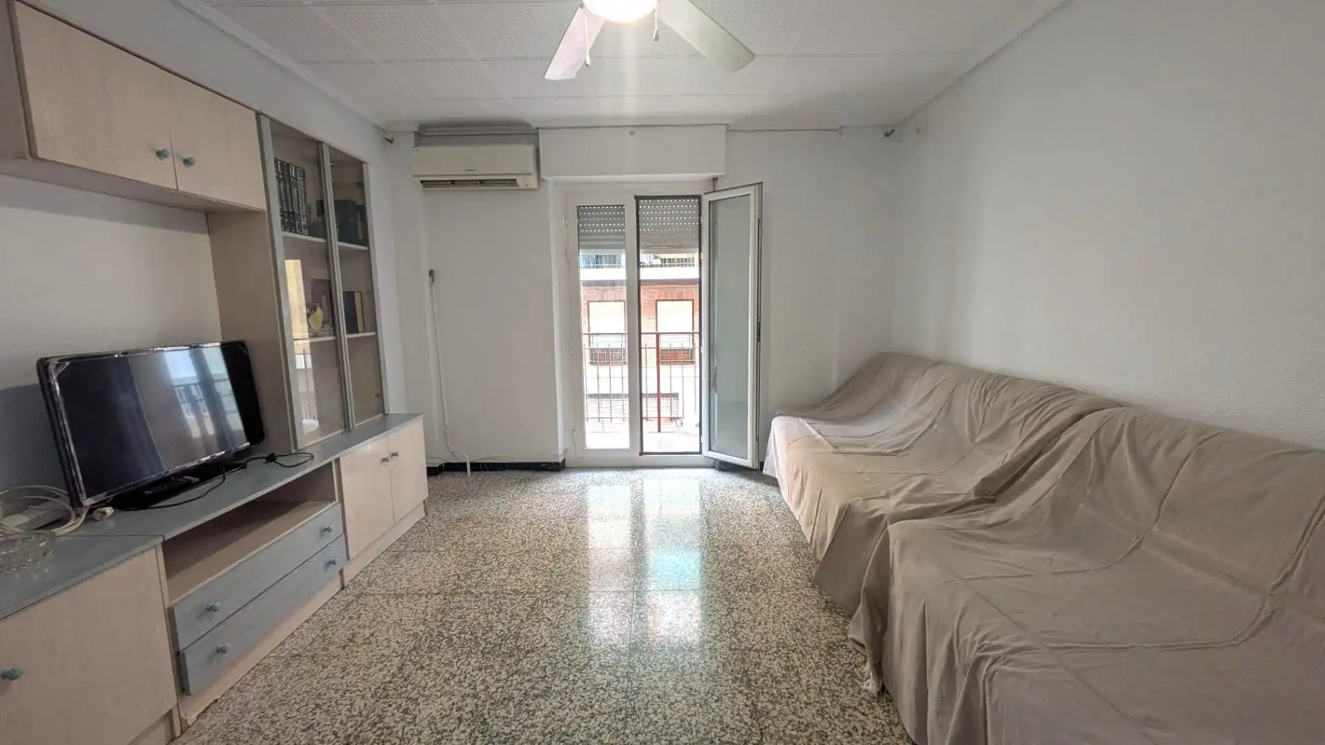 Living room of Flat for rent in Elche / Elx  with Air Conditioner, Furnished and Balcony