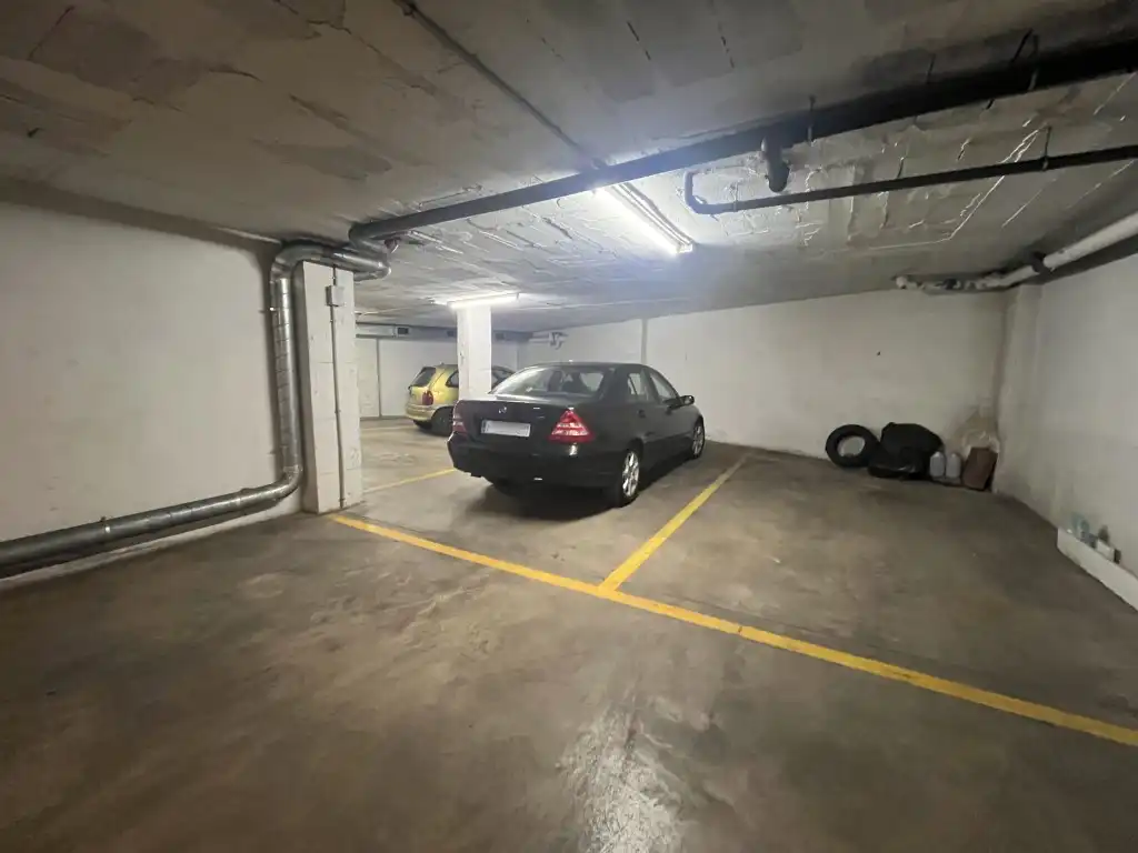 Aparcament de Garatge en venda en Girona