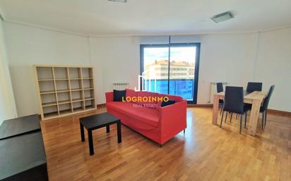 Living room of Flat for sale in  Logroño  with Air Conditioner, Terrace and Swimming Pool