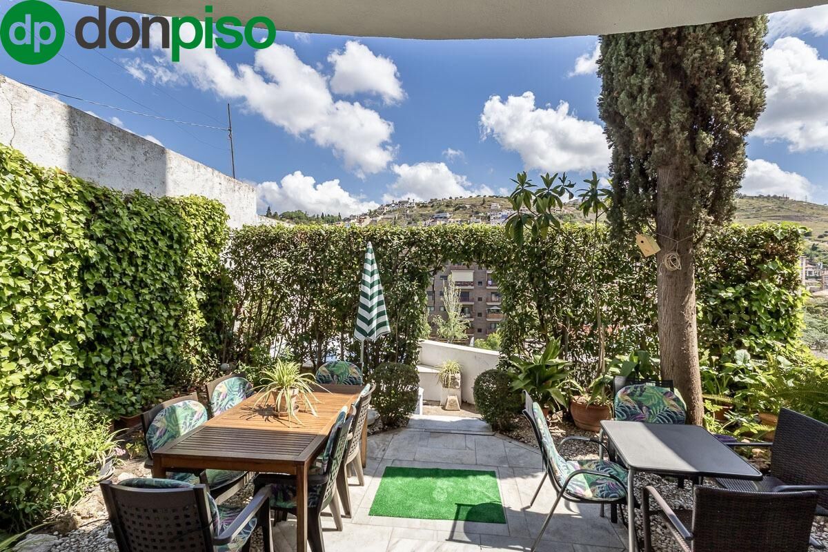 Terrassa de Casa o xalet en venda en  Granada Capital amb Aire condicionat, Terrassa i Traster