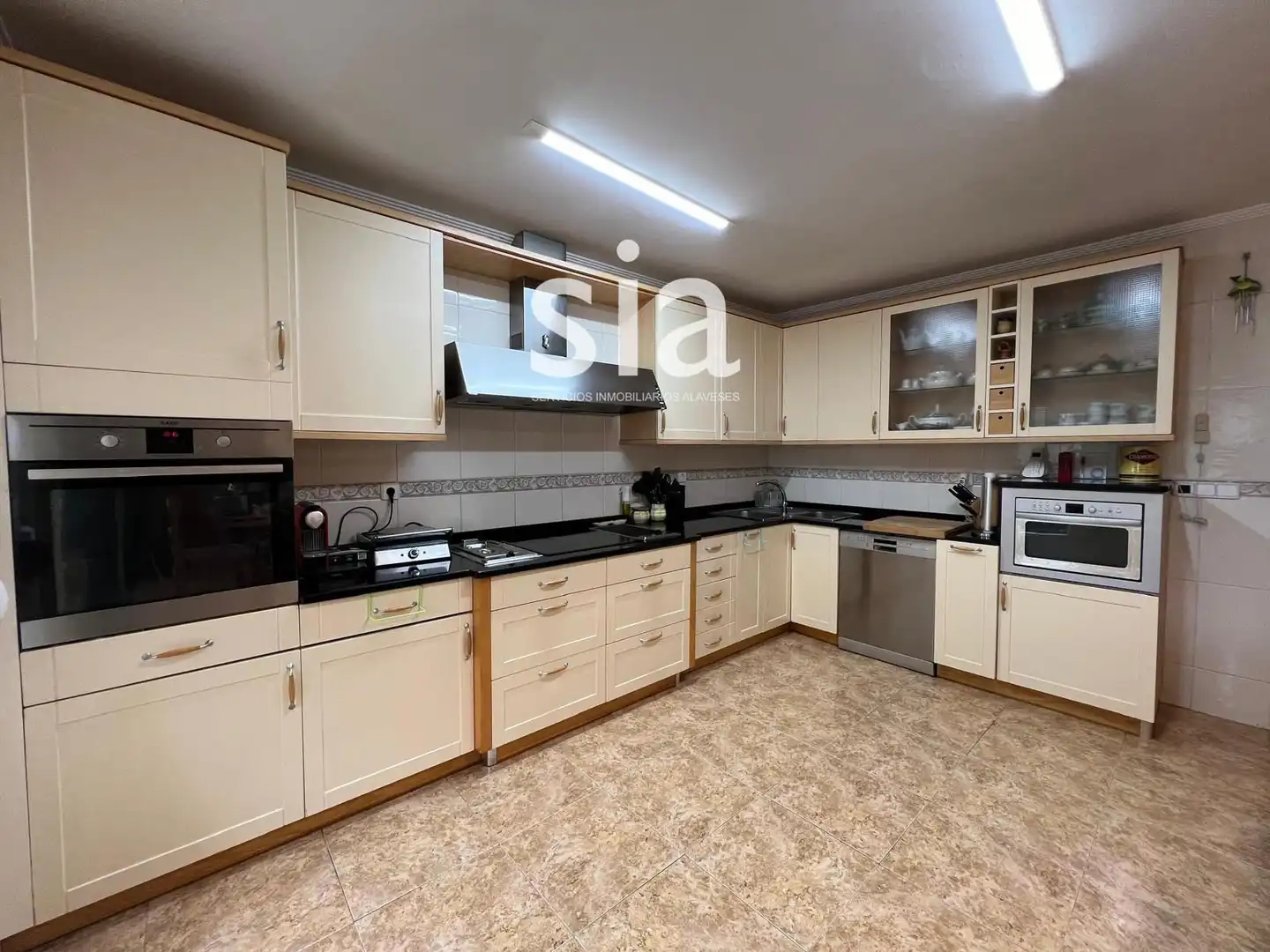 Cuina de Casa o xalet en venda en Vitoria - Gasteiz amb Traster