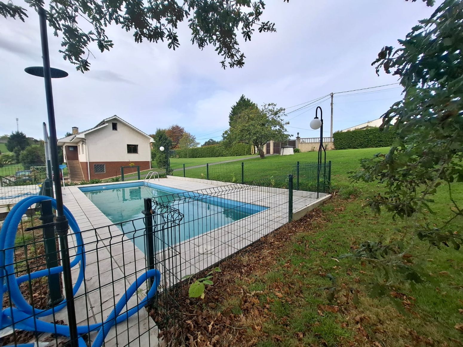 Piscina de Casa o xalet de lloguer en Villaviciosa amb Calefacció, Jardí privat i Terrassa