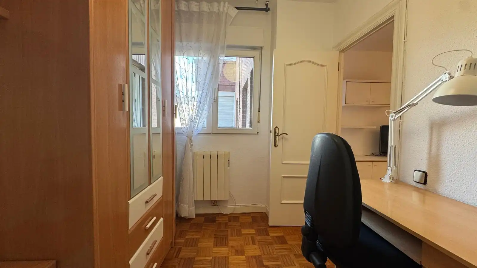 Schlafzimmer von Wohnung zur Miete in Santander mit Heizung, Parkett und Abstellraum