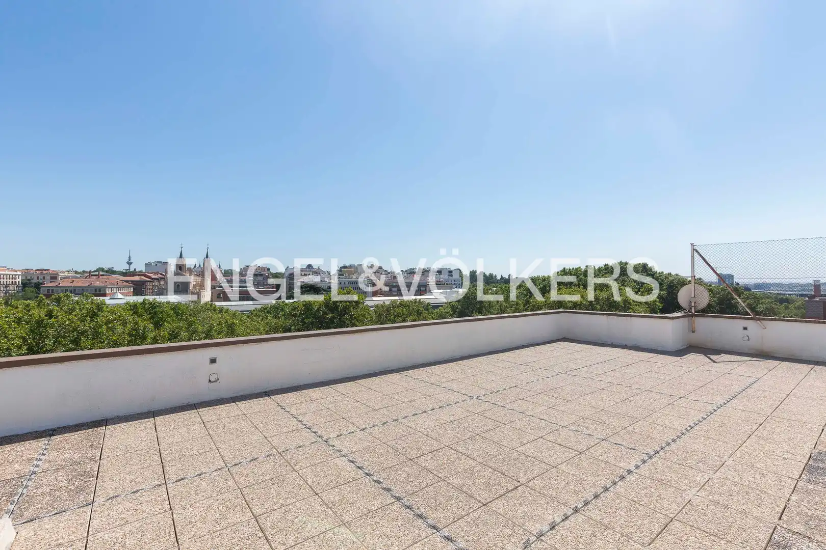 Terrace of Flat for rent in Madrid  with Air Conditioner, Heating and Parquet flooring