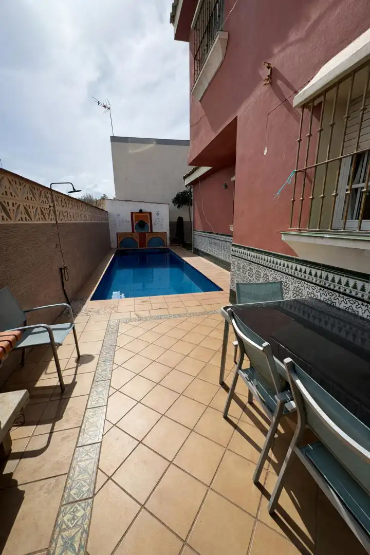 Swimming pool of Houses for sale in Algeciras  with Air Conditioner, Private garden and Terrace