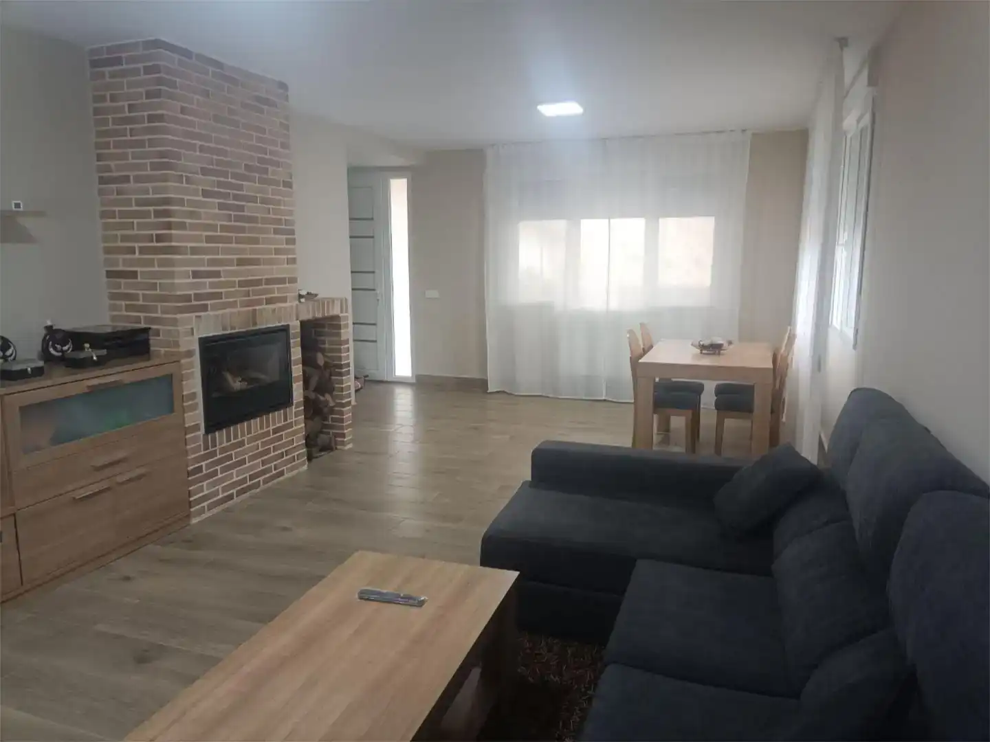Sala d'estar de Pis en venda en Guadalix de la Sierra amb Jardí privat, Moblat i Balcó