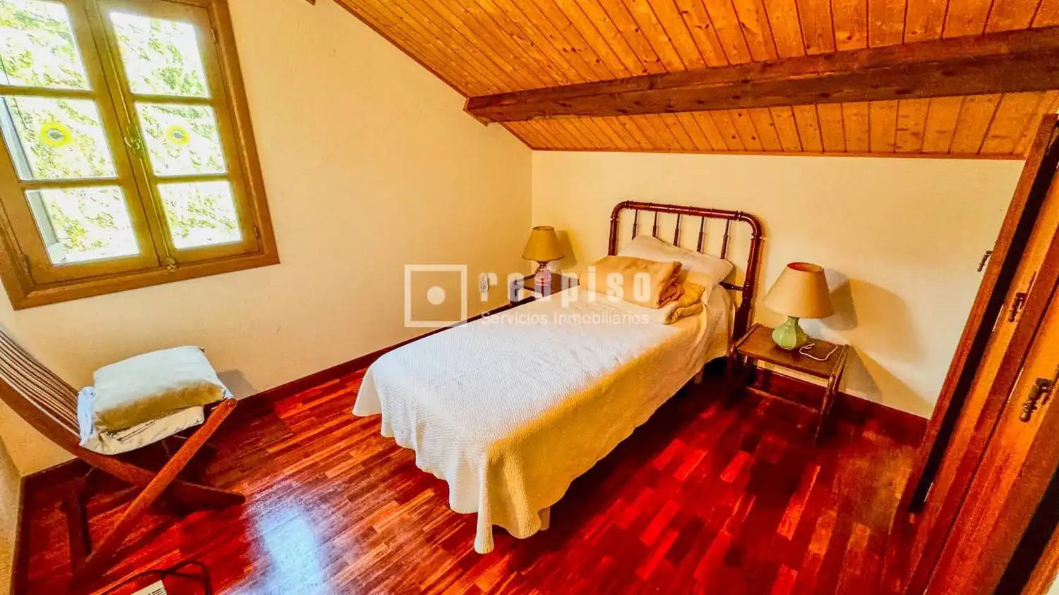 Habitación de Casa o chalet en venta en Abegondo con Parquet, Terraza y Amueblado