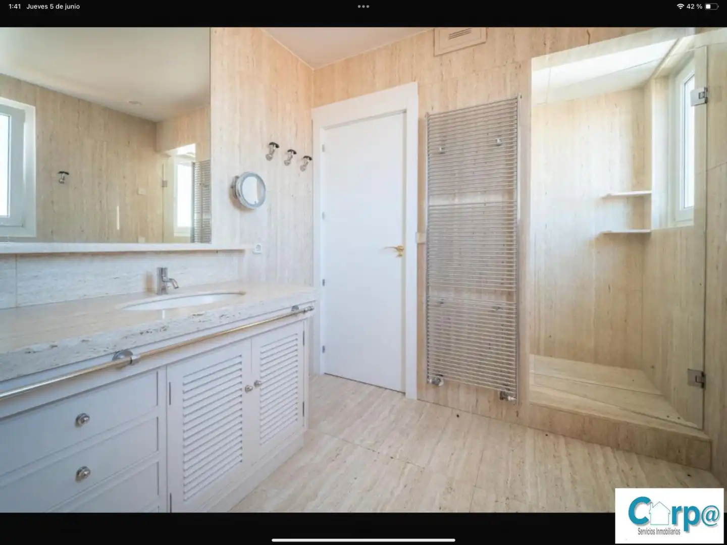 Badezimmer von Dachboden zur Miete in  Pamplona / Iruña mit Heizung, Parkett und Terrasse