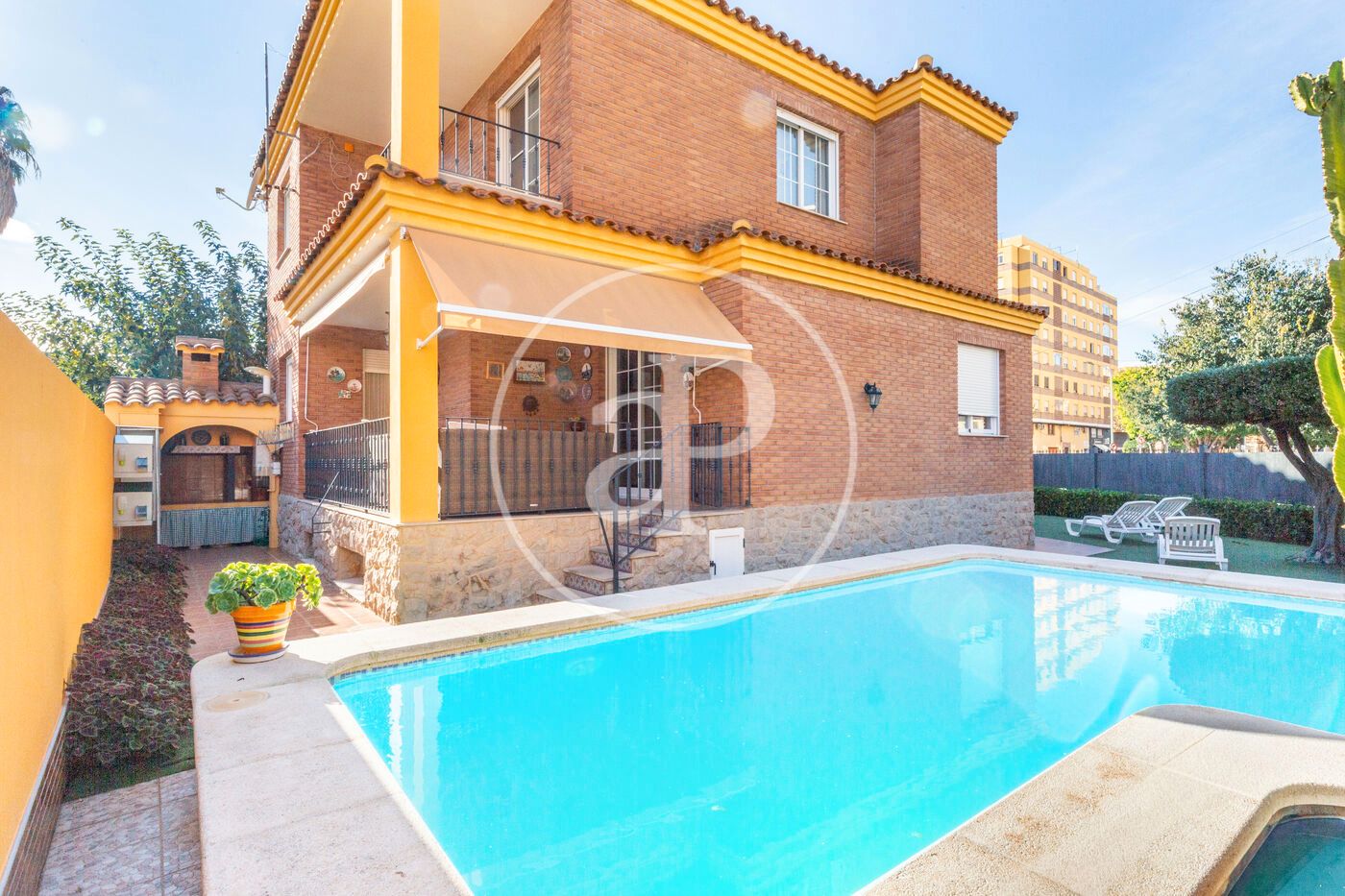 Piscina de Casa adosada en venda en Burriana / Borriana amb Calefacció, Jardí privat i Terrassa