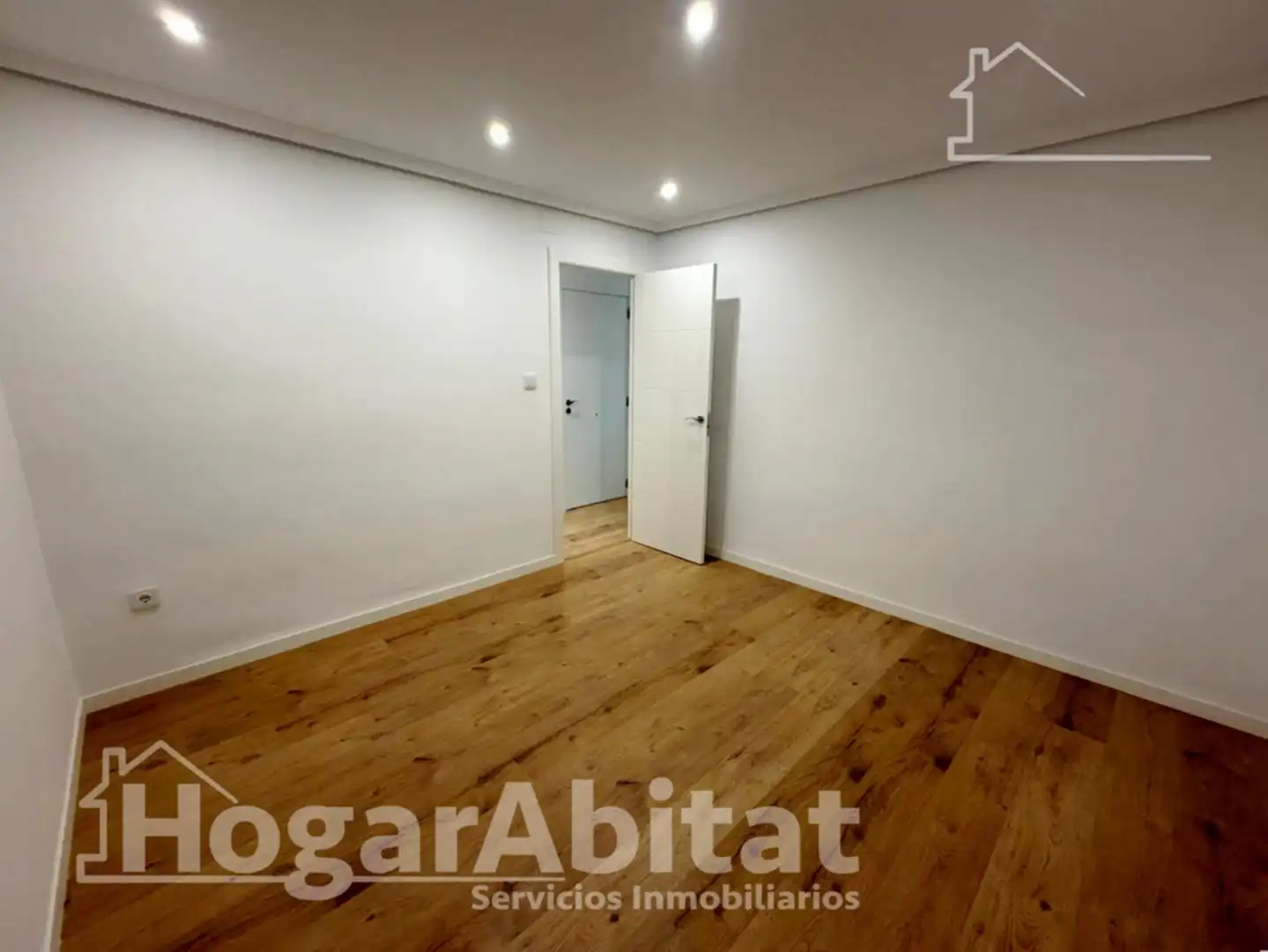Dormitori de Pis en venda en Carcaixent amb Aire condicionat, Traster i Balcó