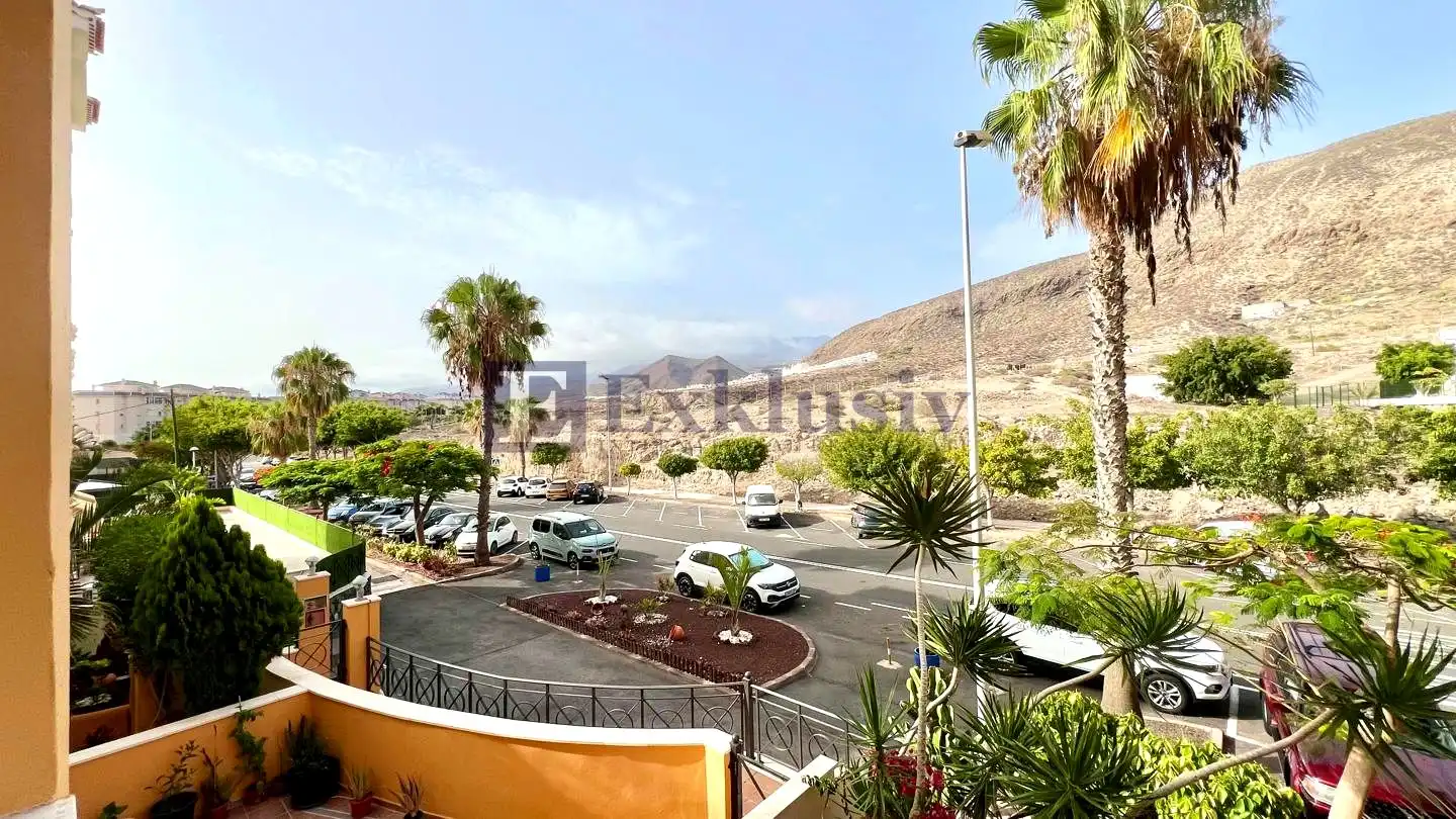 Exterior view of Ground floor for sale in Arona  with Air Conditioner, Terrace and Storage room