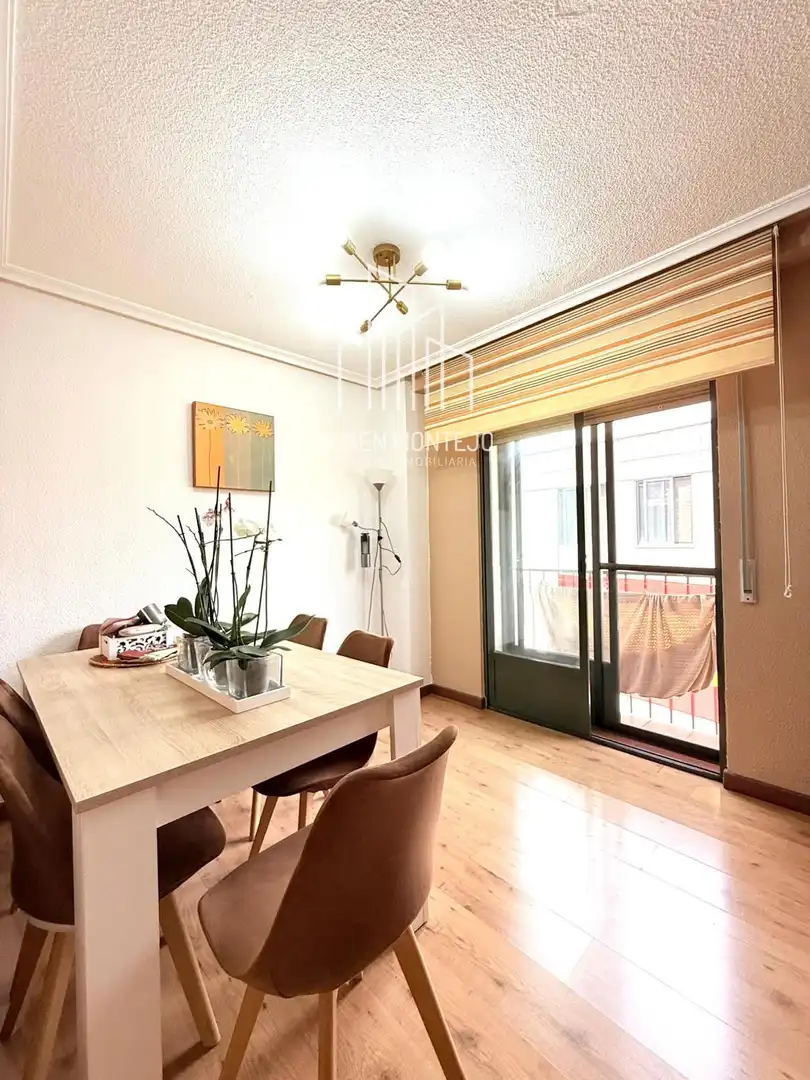 Vista exterior de Piso en venta en Salamanca con Calefacción, Terraza y Balcón