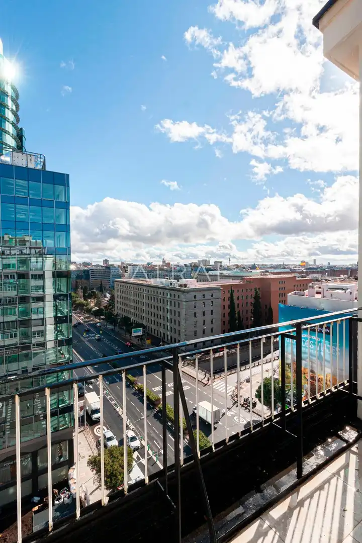 Piso con ascensor en venta en Raimundo Fernandez Villaverde, imagen 31