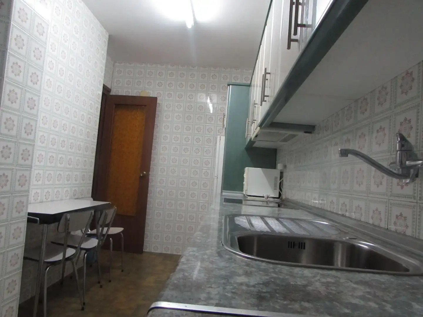 Kitchen of Flat for share in Universidad
