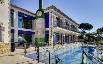 Vista exterior de Casa o xalet en venda en Castell-Platja d'Aro amb Aire condicionat, Terrassa i Piscina