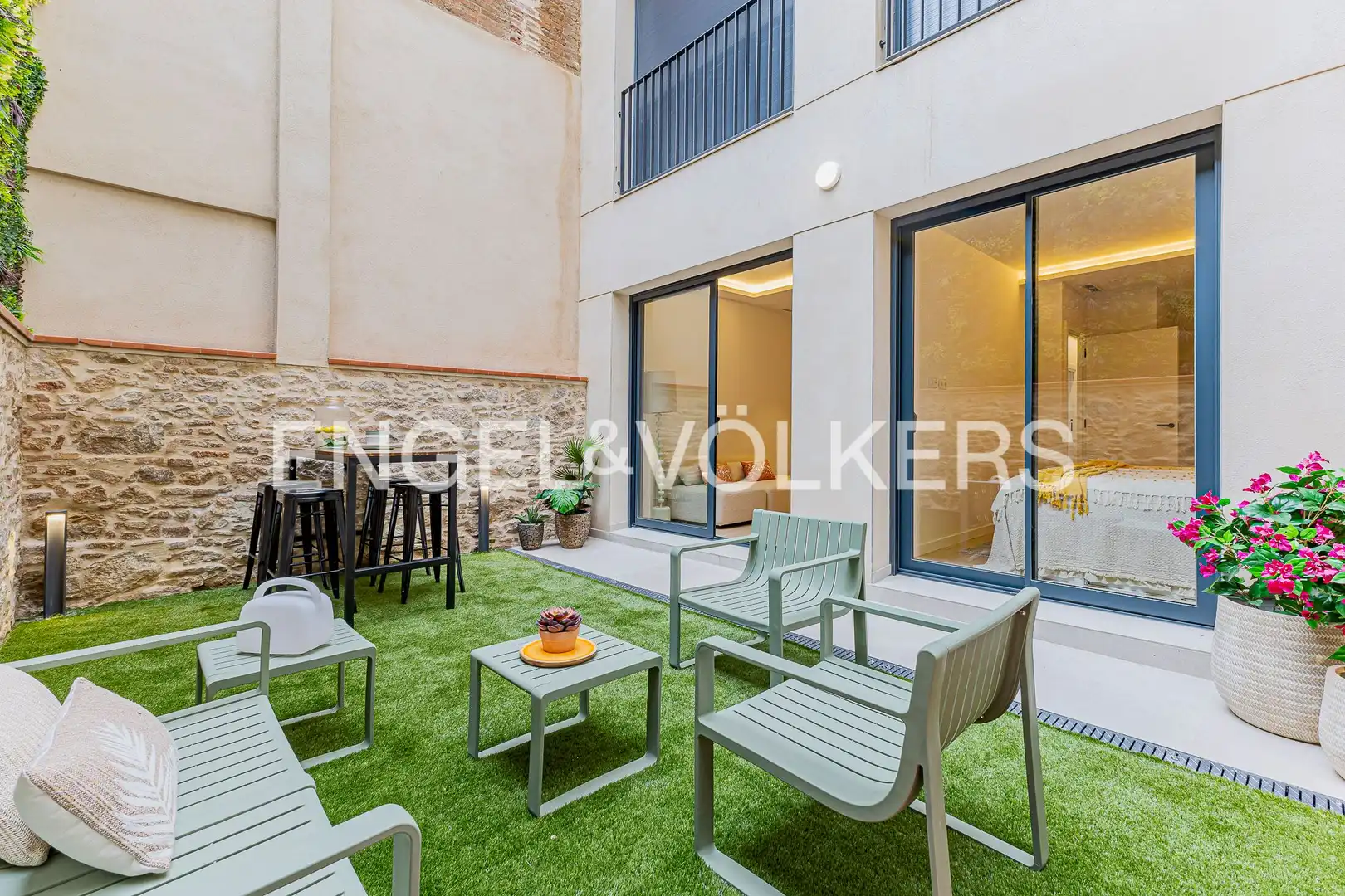Terrasse von Wohnung zum Verkauf in Barcelona mit Klimaanlage, Heizung und Privatgarten