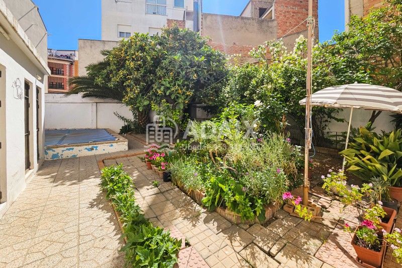 Jardín de Piso en venta en Úbeda con Trastero, Piscina y Balcón